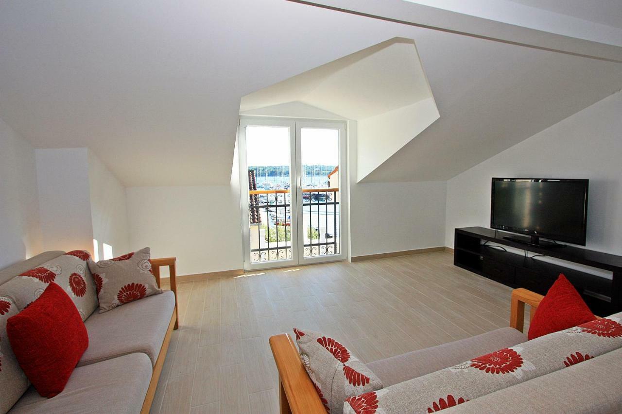 Villa V&D Milna  Extérieur photo