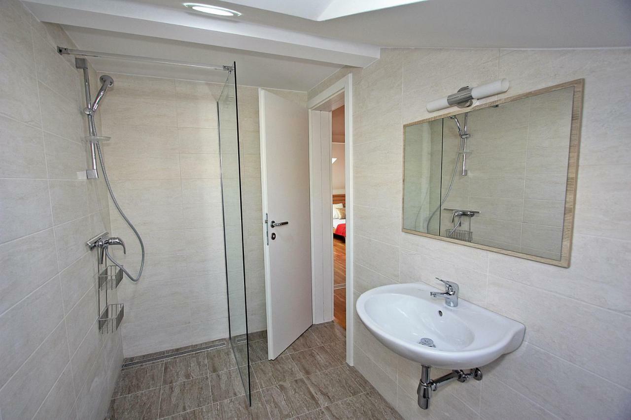 Villa V&D Milna  Extérieur photo